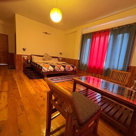Toshim Homestay Sāngla Exterior photo