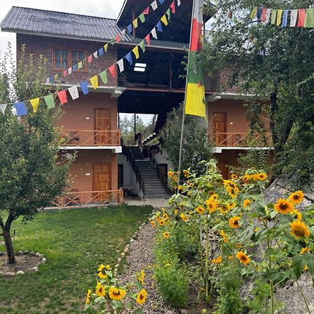 Toshim Homestay Sāngla Exterior photo